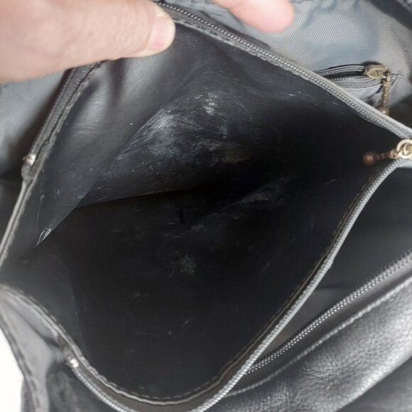 Elegant Black and Brown Leather Shoulder Bag - Picture 12 of 14